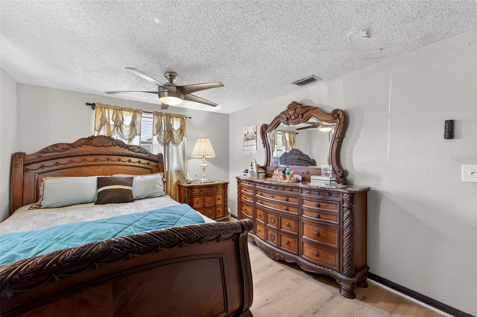 Image 25 of 57 For 15821 Adobe Drive