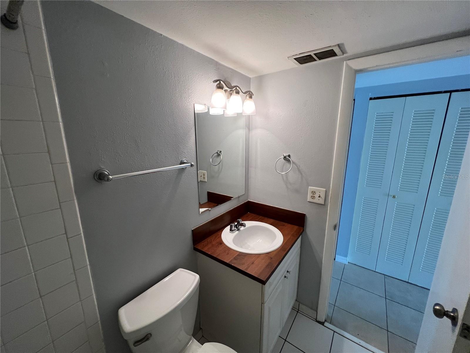 Image 10 of 14 For 3206 Azeele Street 100