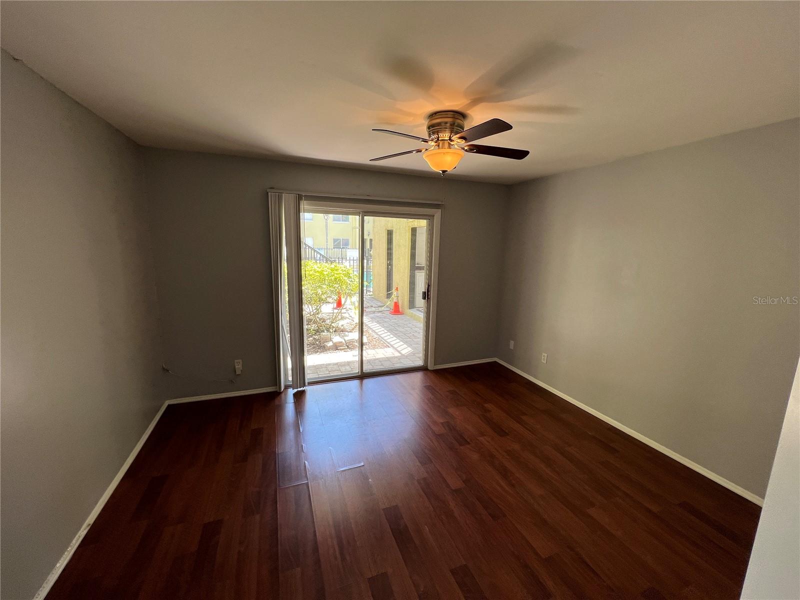 Image 11 of 14 For 3206 Azeele Street 100