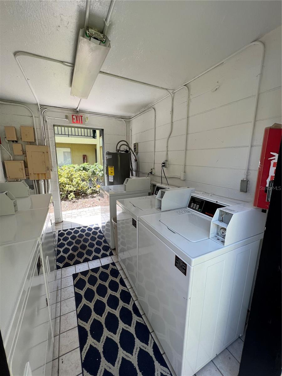 Image 13 of 14 For 3206 Azeele Street 100