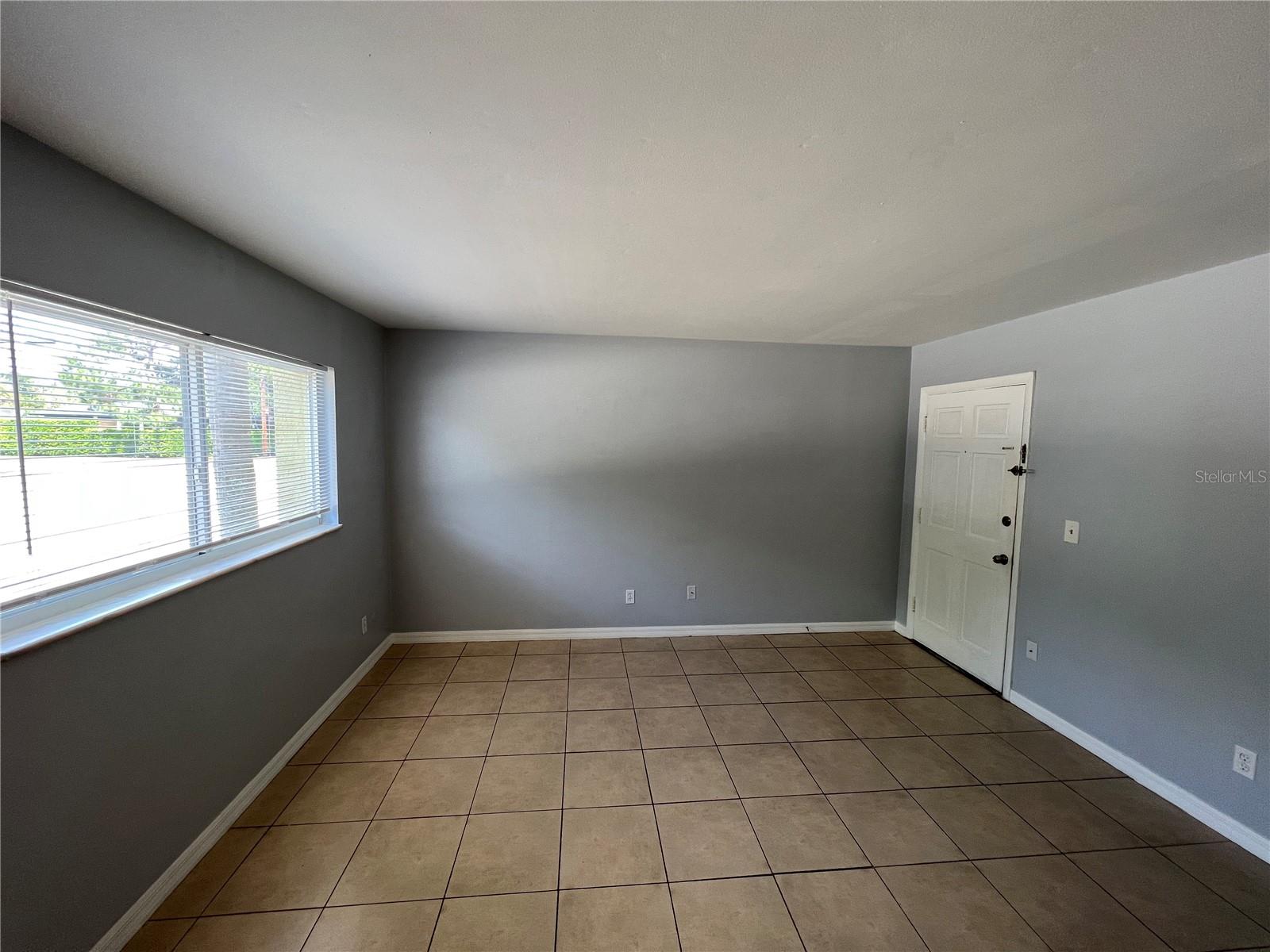 Image 5 of 14 For 3206 Azeele Street 100