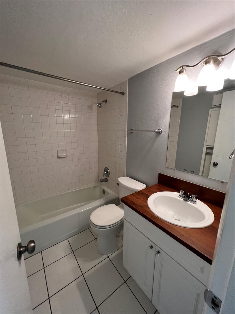 Image 9 of 14 For 3206 Azeele Street 100