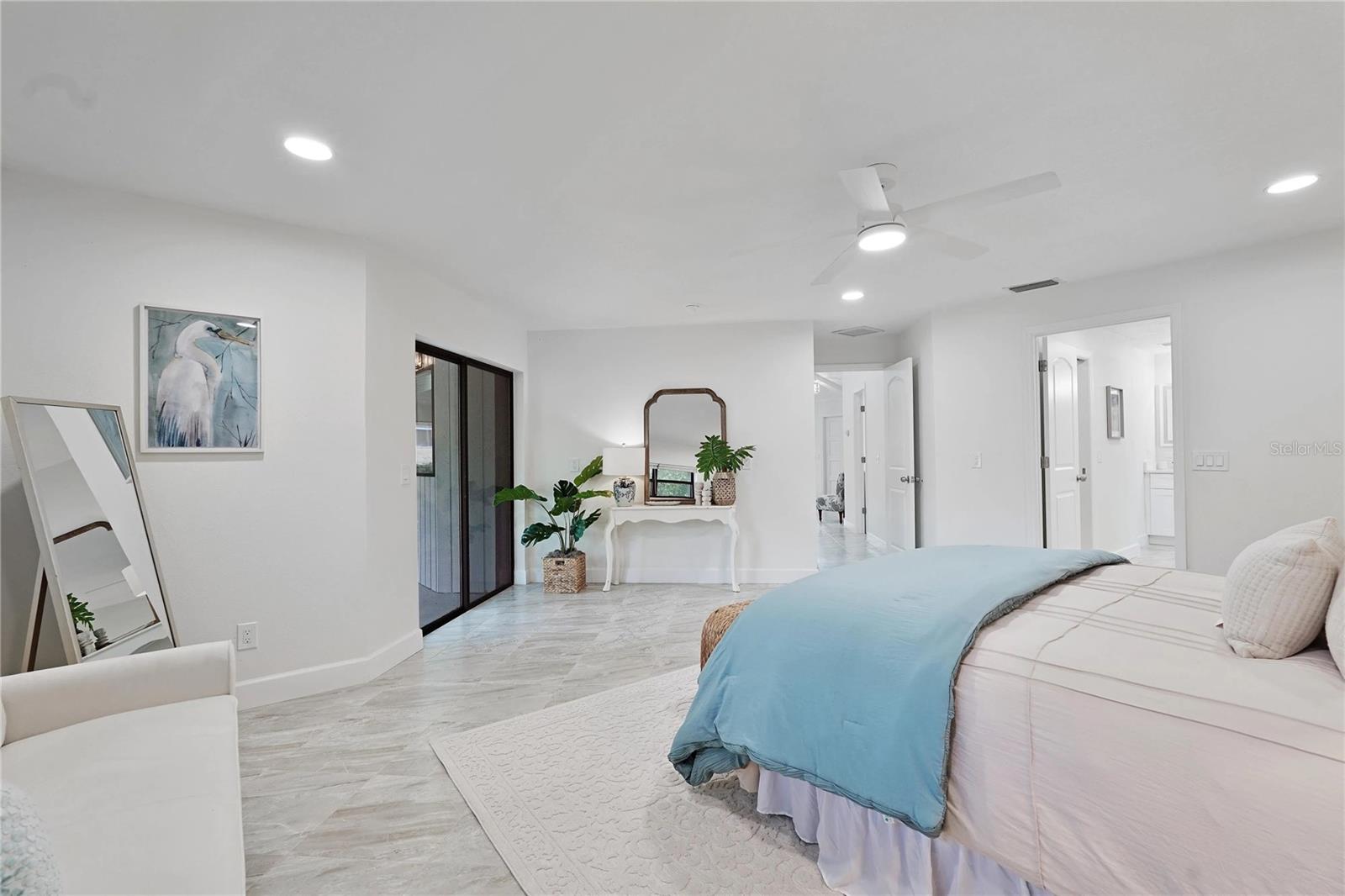 Image 12 of 42 For 5012 Deep Water Point