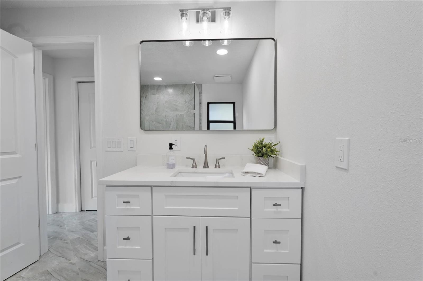 Image 17 of 42 For 5012 Deep Water Point