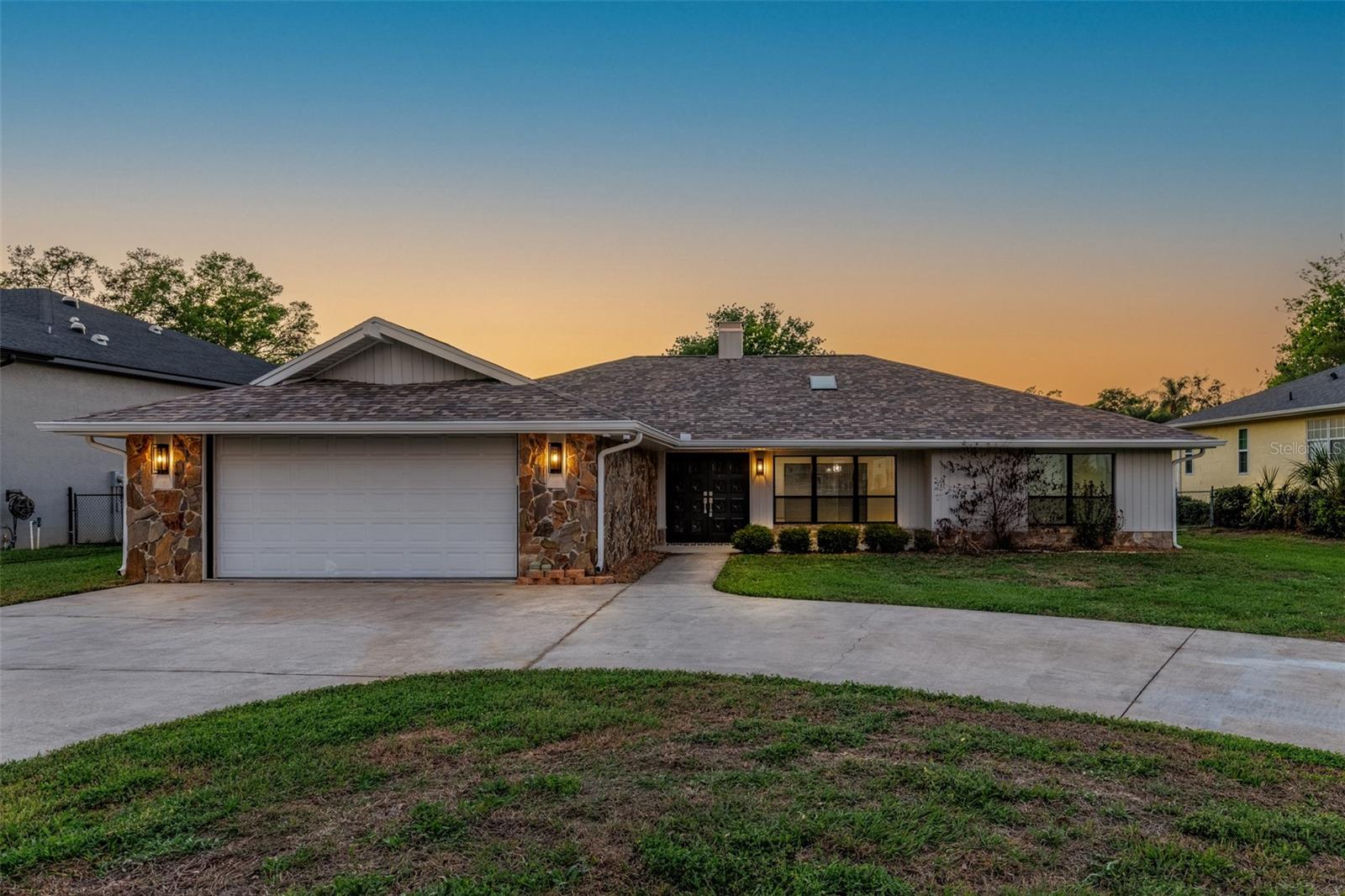 Image 2 of 42 For 5012 Deep Water Point