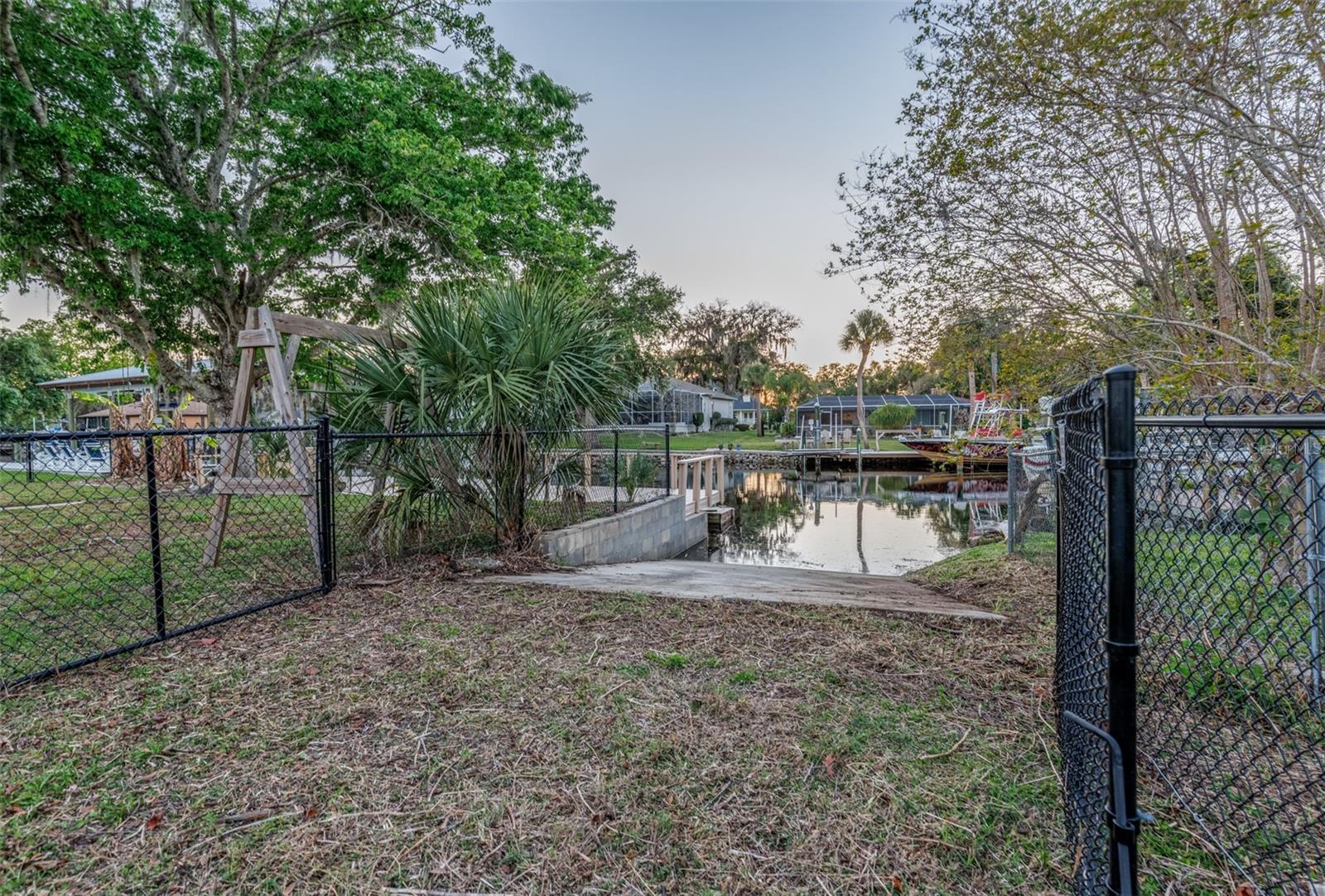 Image 27 of 42 For 5012 Deep Water Point