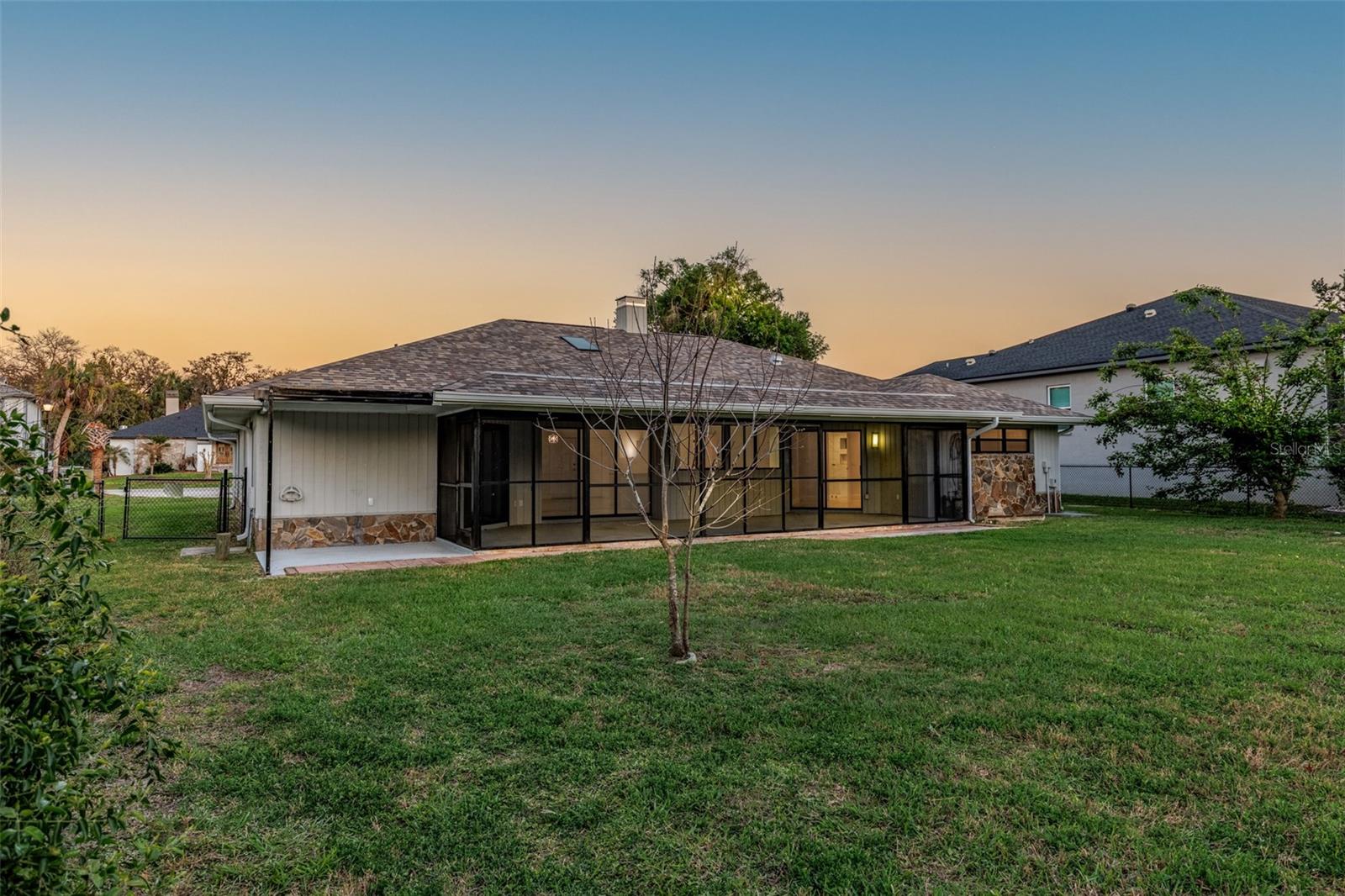 Image 4 of 42 For 5012 Deep Water Point