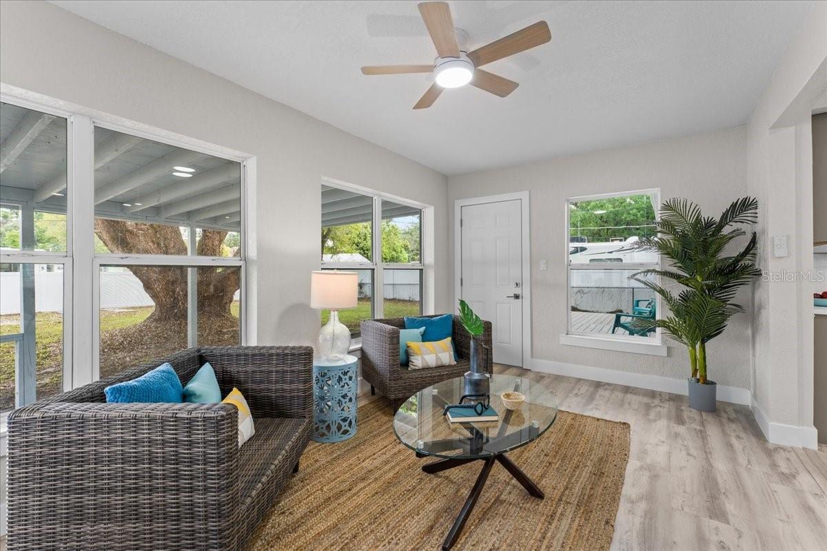 Image 14 of 34 For 2530 Diana Street