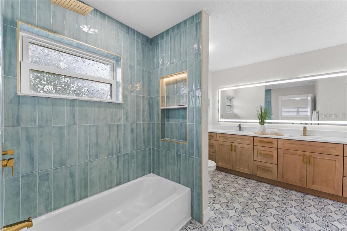 Image 18 of 34 For 2530 Diana Street