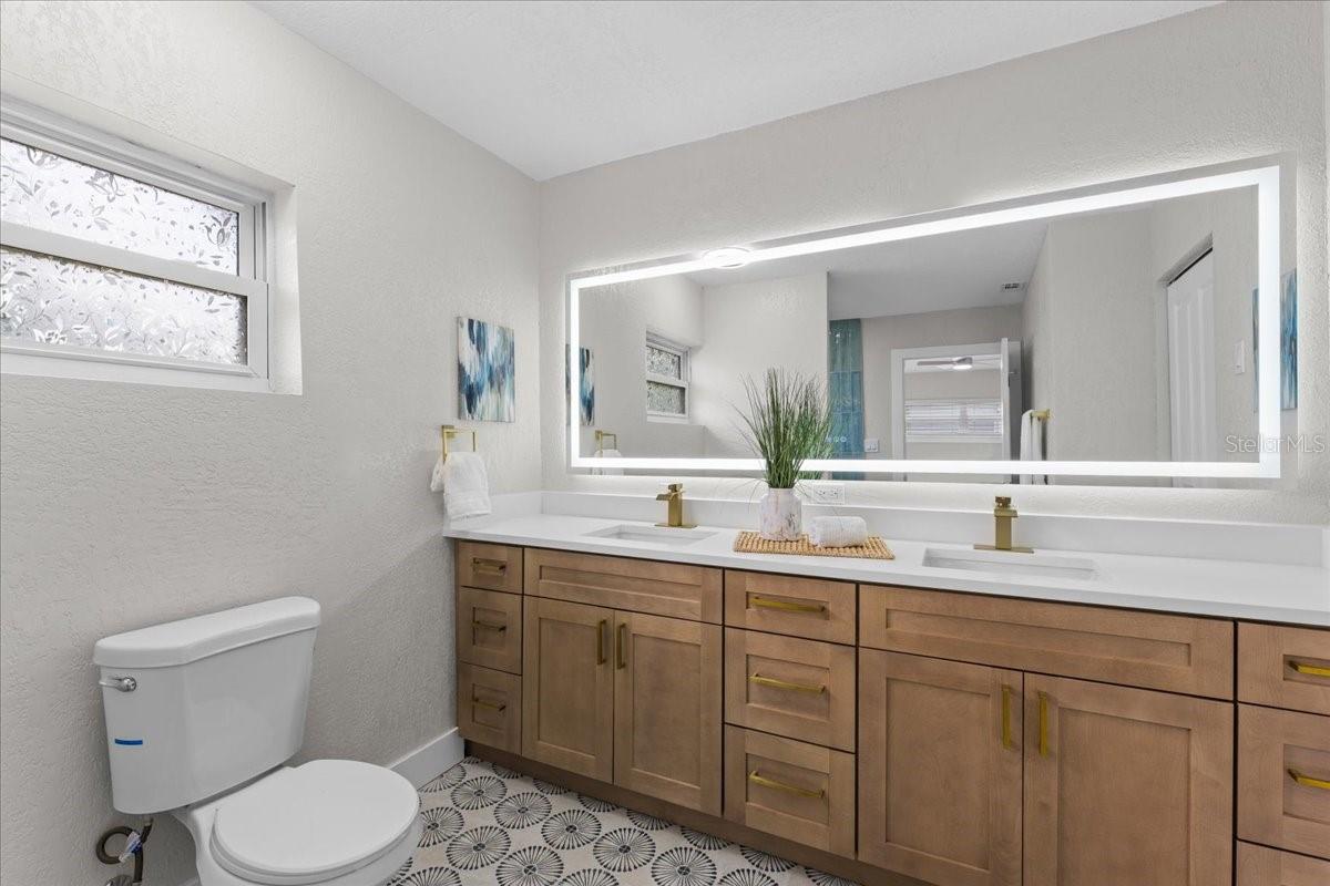 Image 20 of 34 For 2530 Diana Street