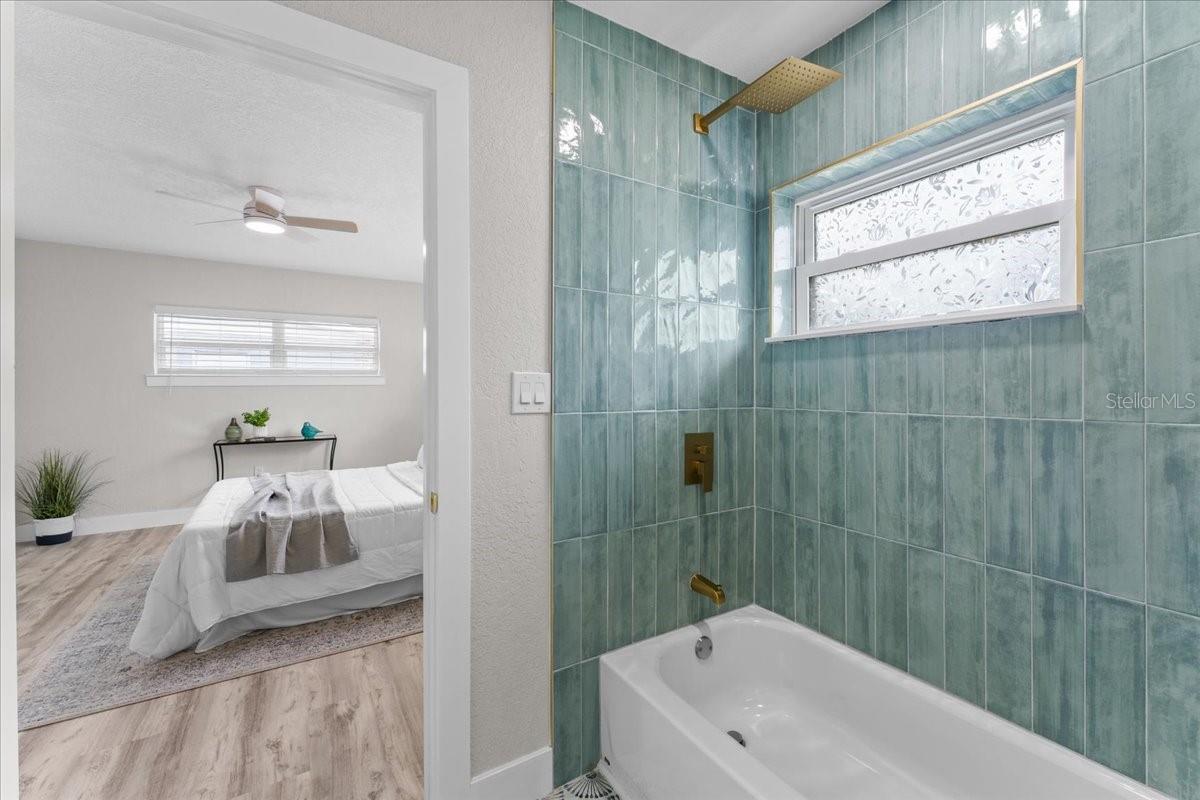 Image 21 of 34 For 2530 Diana Street