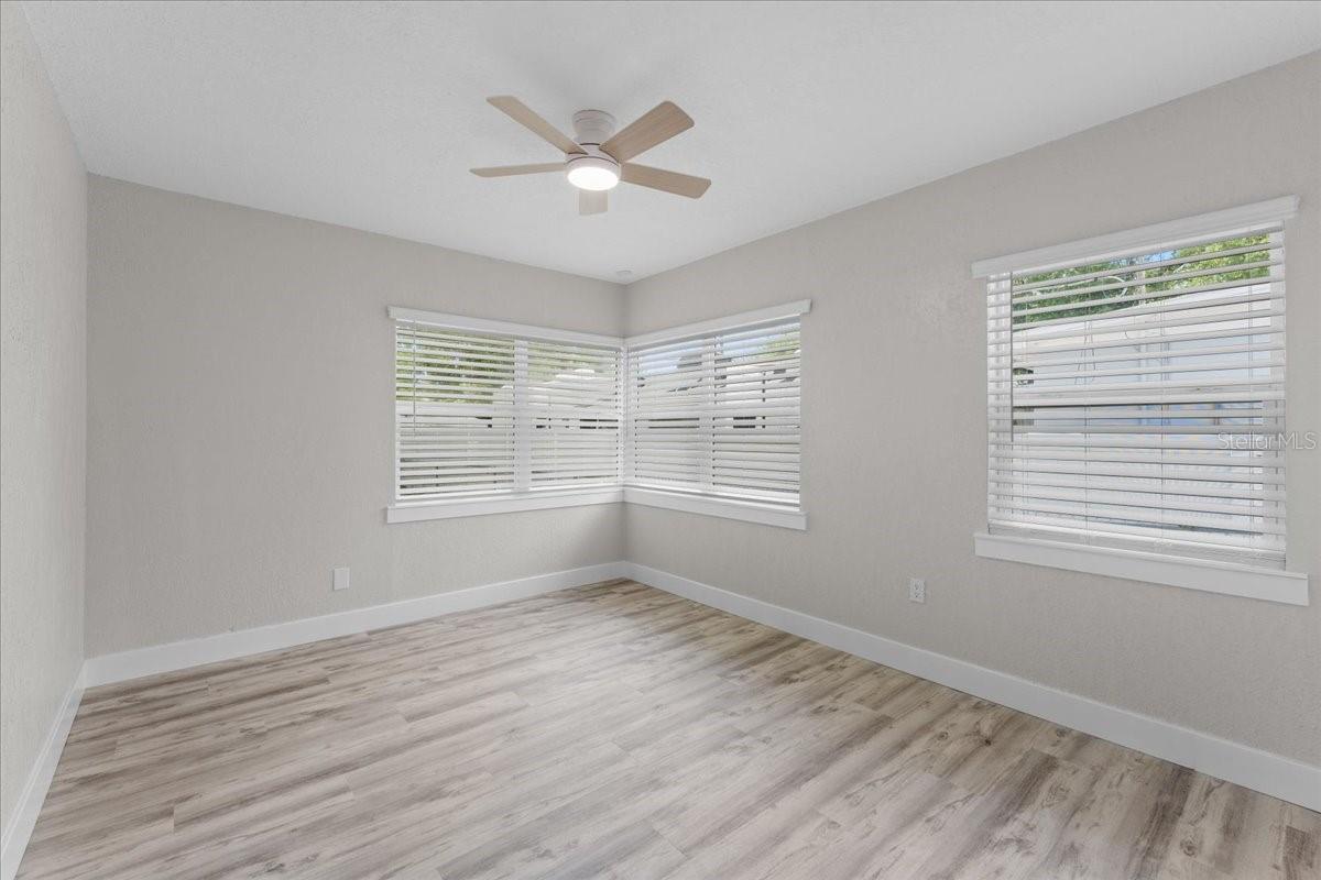 Image 24 of 34 For 2530 Diana Street