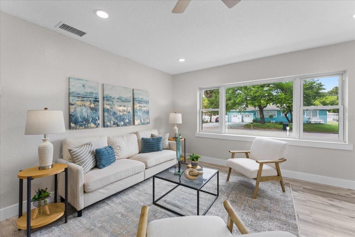 Image 4 of 34 For 2530 Diana Street