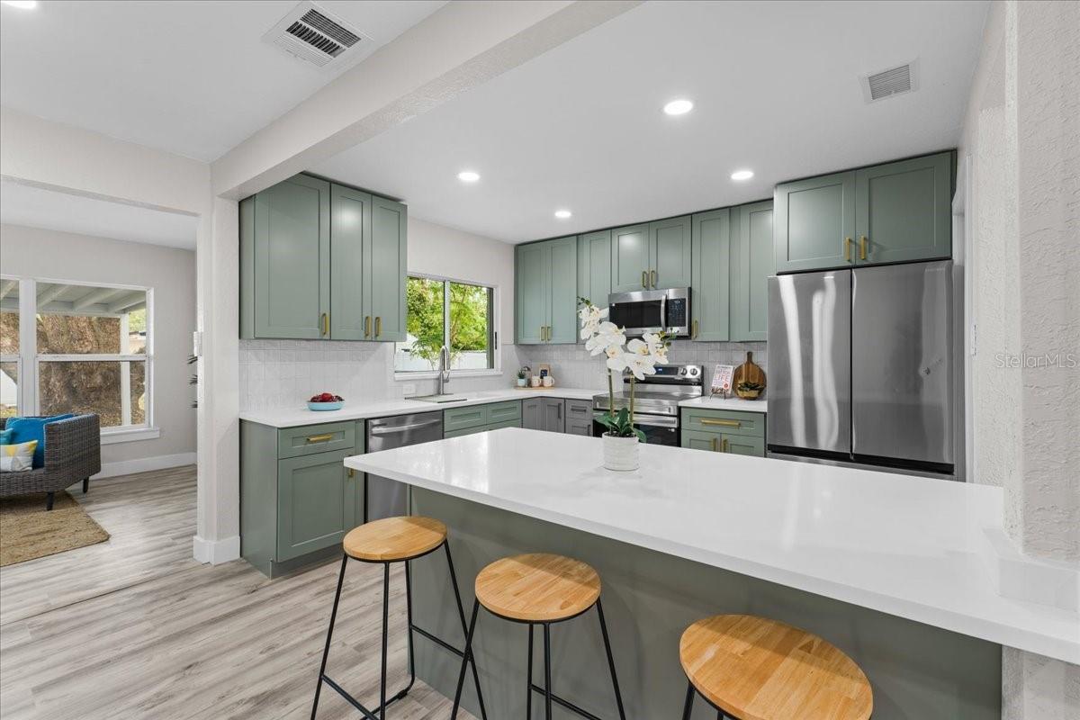 Image 8 of 34 For 2530 Diana Street