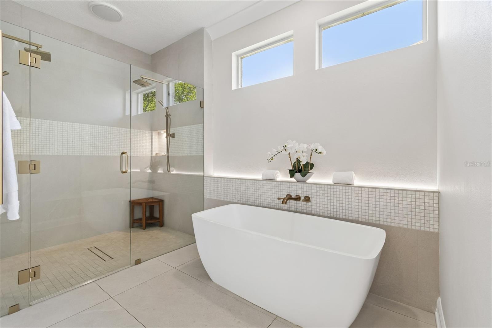 Image 14 of 95 For 10423 Greenhedges Drive