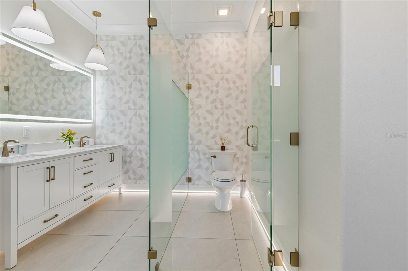 Image 16 of 95 For 10423 Greenhedges Drive