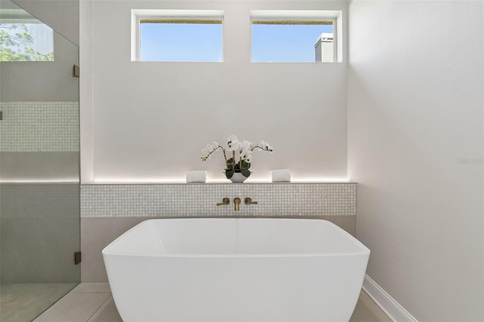 Image 17 of 95 For 10423 Greenhedges Drive