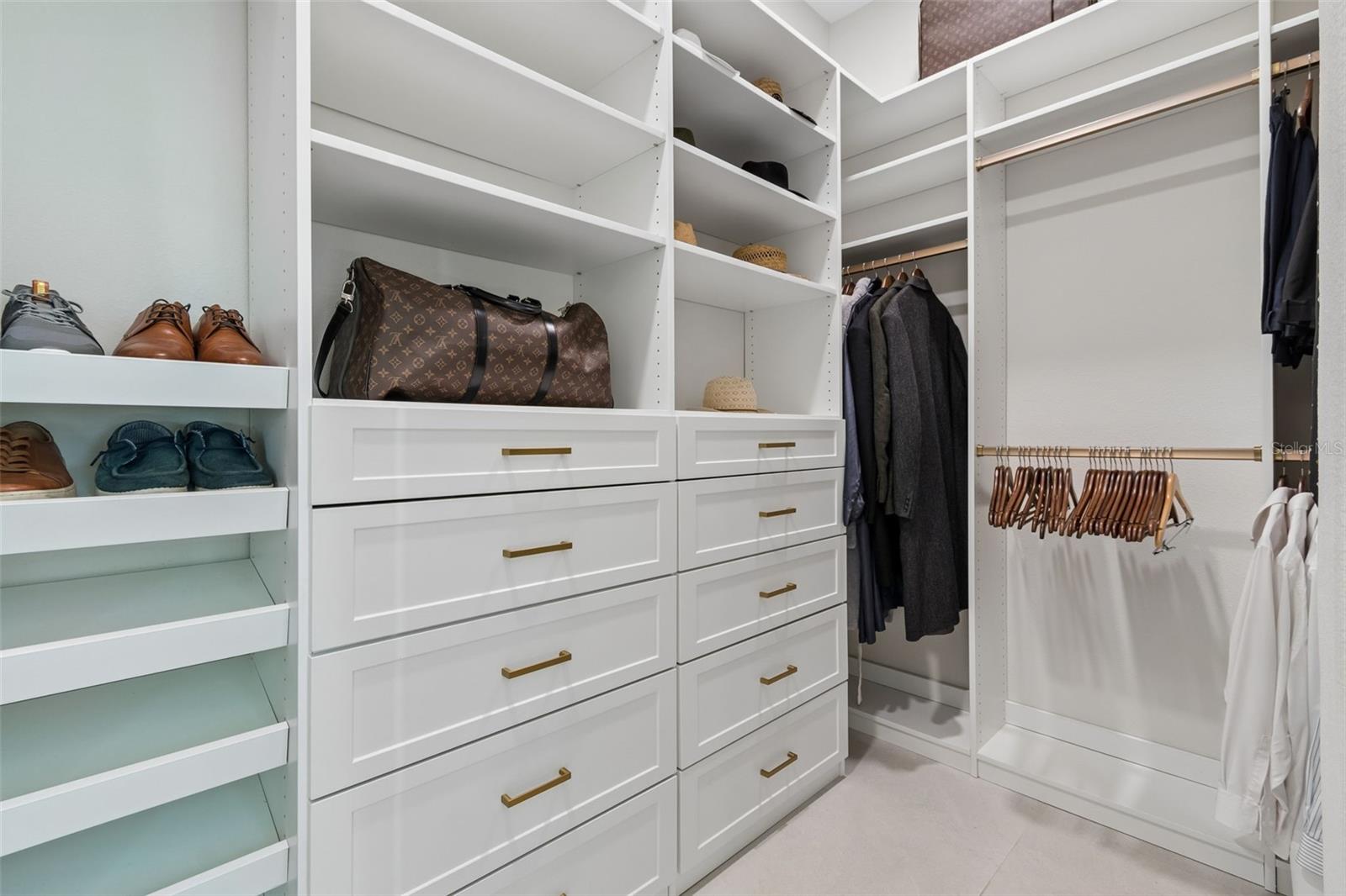 Image 19 of 95 For 10423 Greenhedges Drive