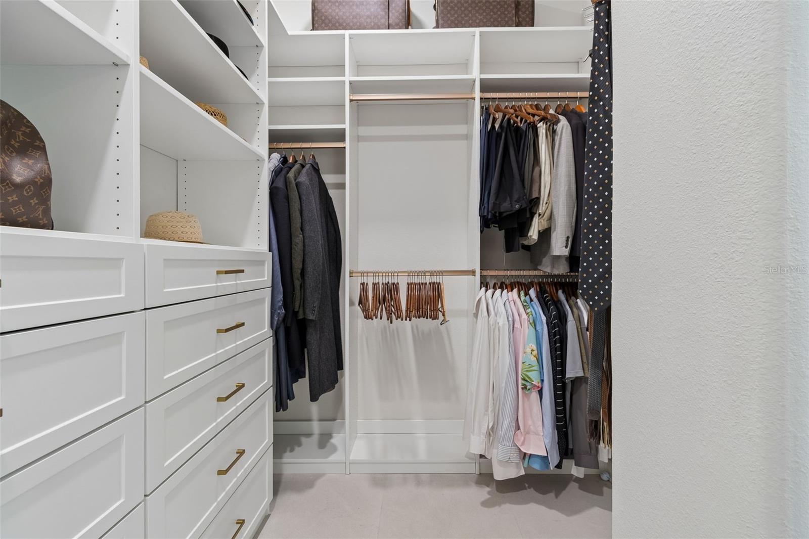 Image 20 of 95 For 10423 Greenhedges Drive