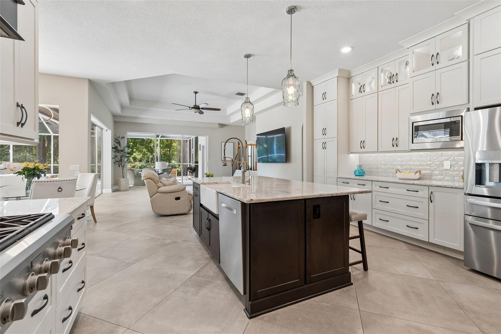 Image 21 of 95 For 10423 Greenhedges Drive