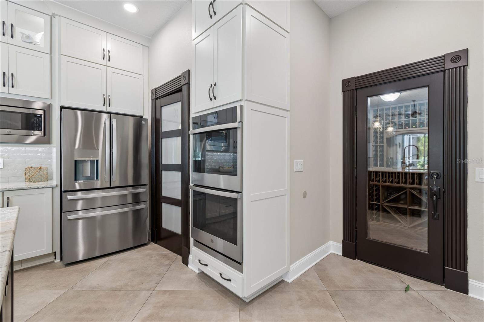 Image 23 of 95 For 10423 Greenhedges Drive