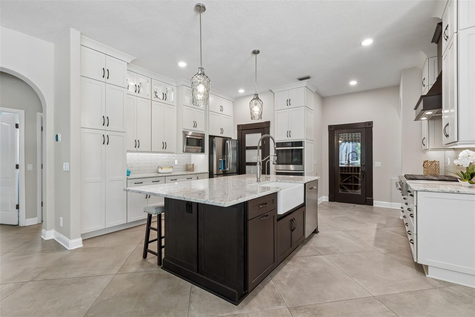 Image 25 of 95 For 10423 Greenhedges Drive