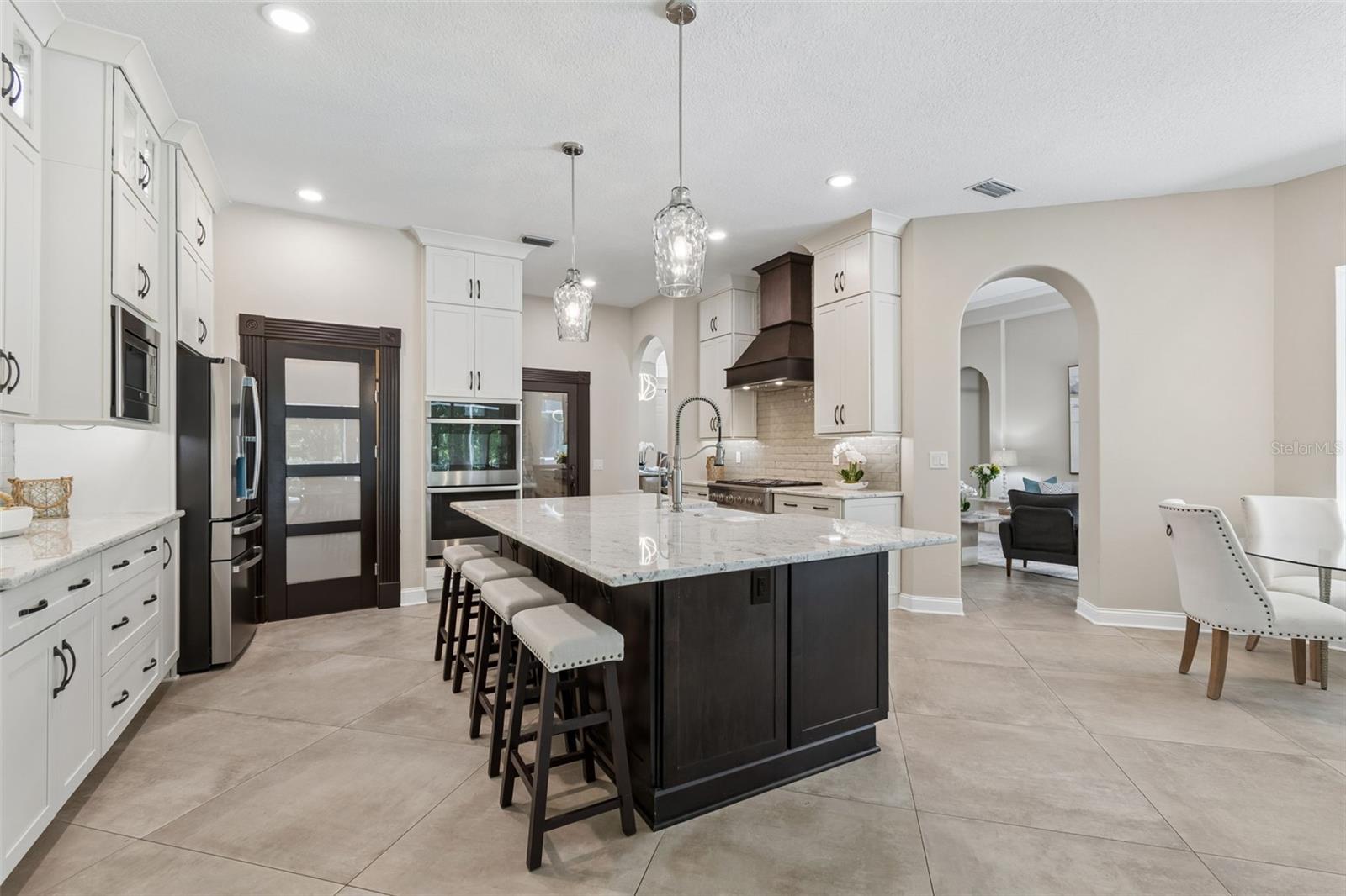 Image 28 of 95 For 10423 Greenhedges Drive