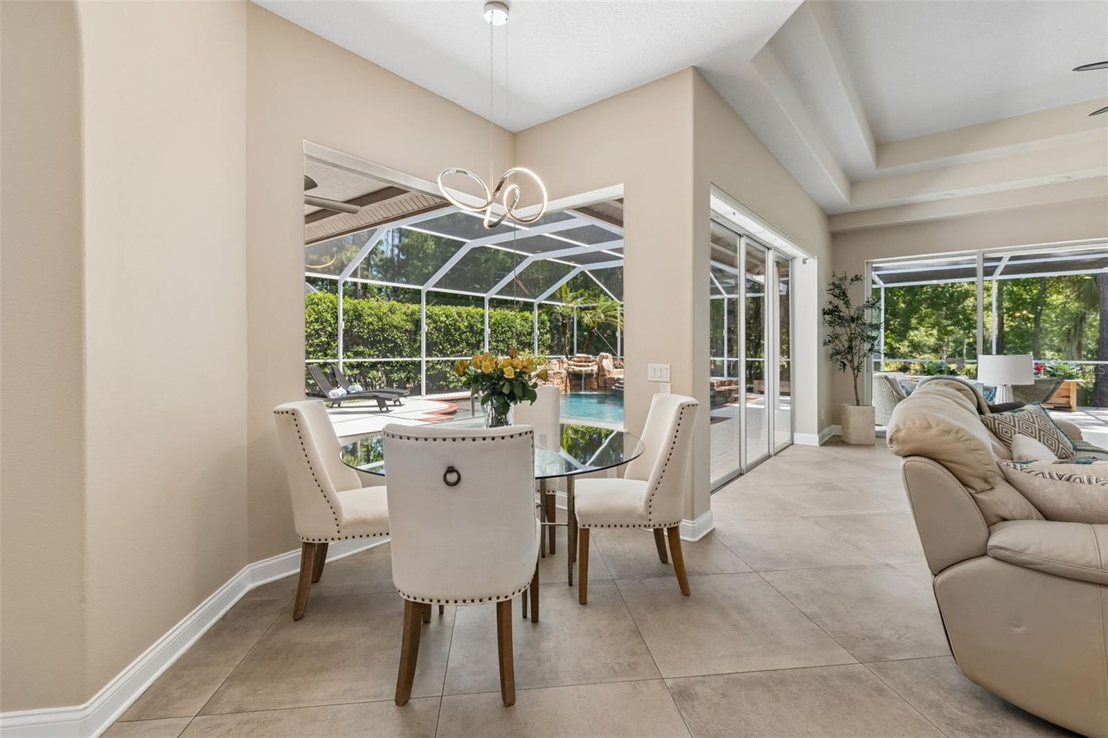 Image 31 of 95 For 10423 Greenhedges Drive