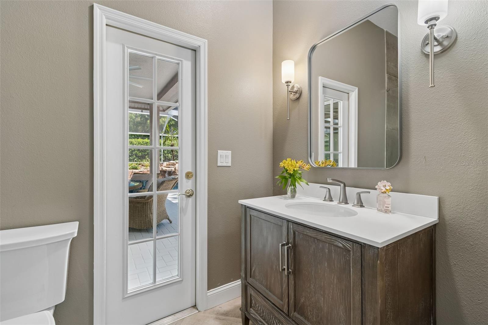 Image 44 of 95 For 10423 Greenhedges Drive