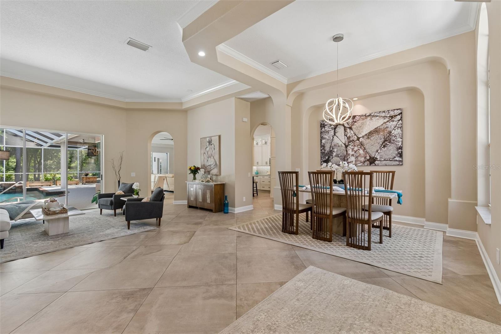 Image 5 of 95 For 10423 Greenhedges Drive