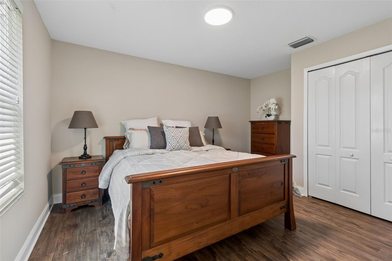 Image 50 of 95 For 10423 Greenhedges Drive