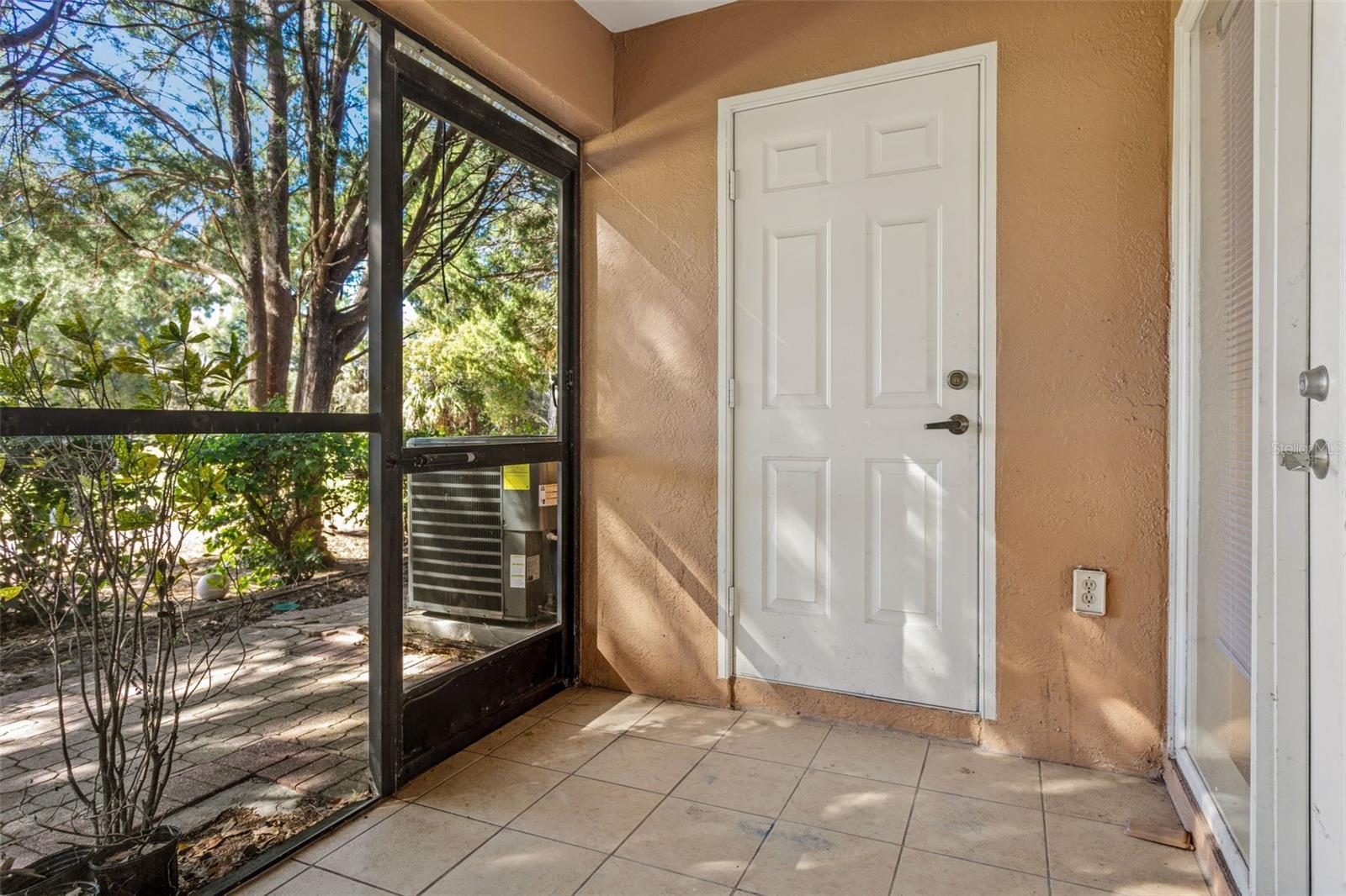 Image 22 of 25 For 14902 Par Club Circle