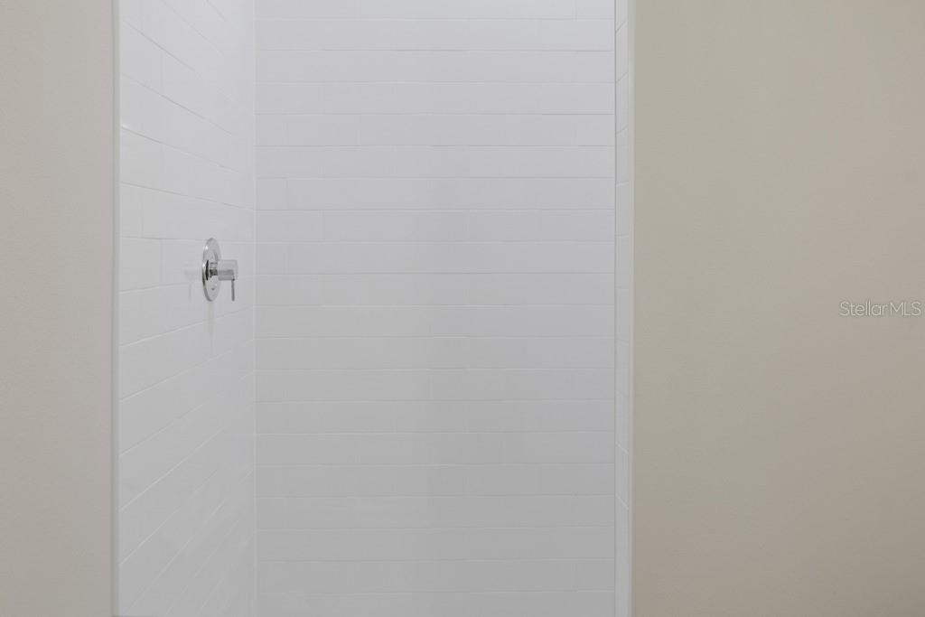 Image 17 of 20 For 4206 Manhattan Avenue 3