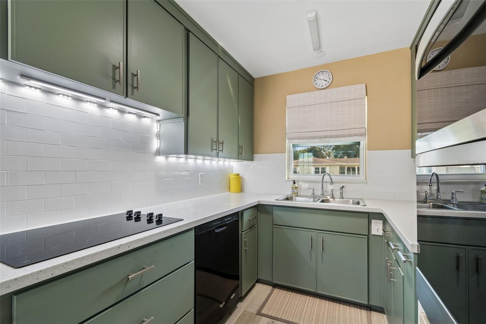 Image 16 of 34 For 3601 Yardley Avenue N