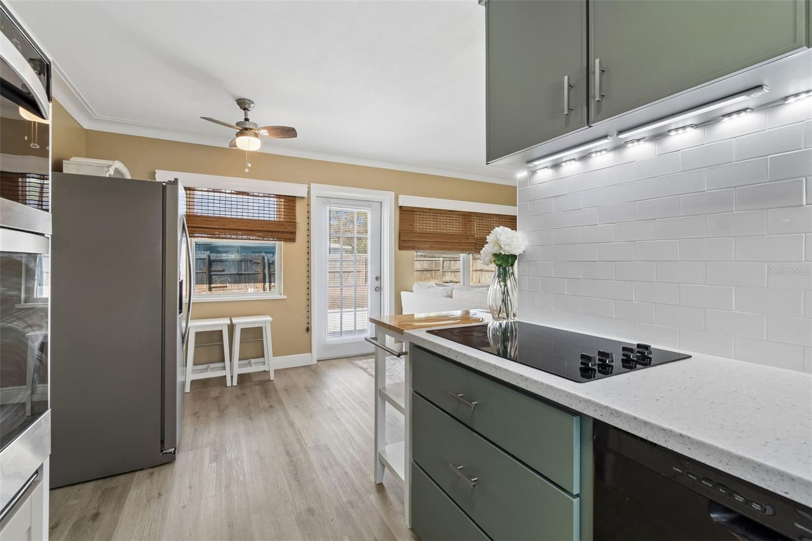 Image 18 of 34 For 3601 Yardley Avenue N