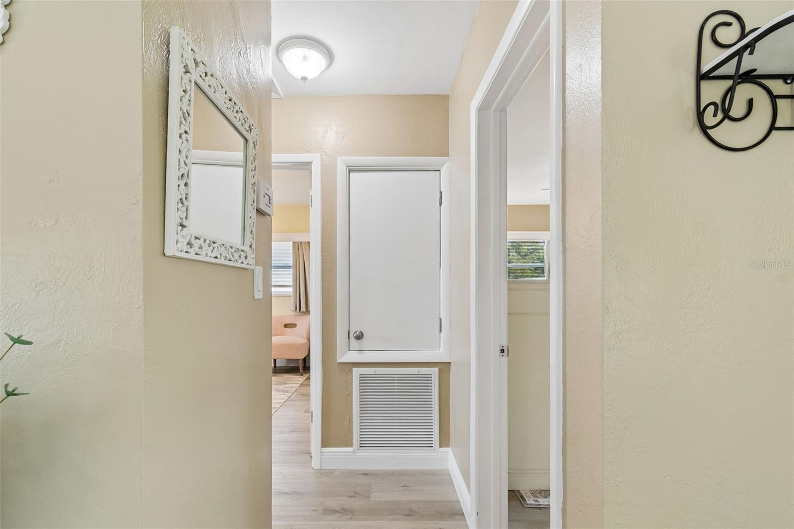 Image 20 of 34 For 3601 Yardley Avenue N