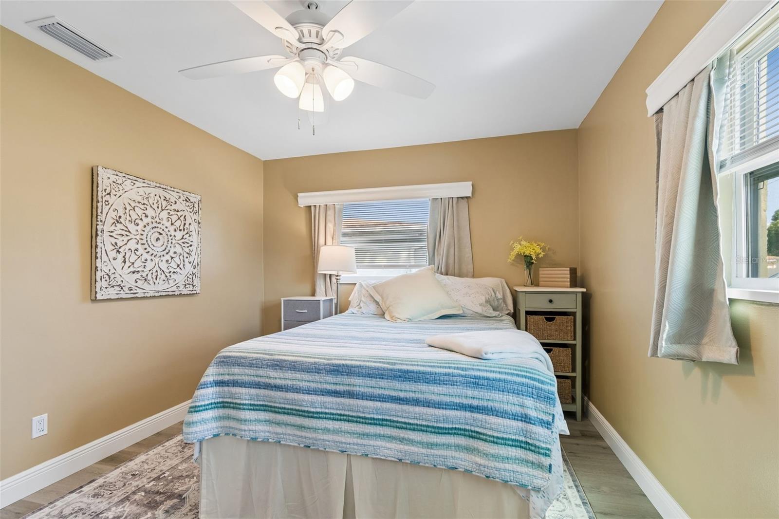 Image 23 of 34 For 3601 Yardley Avenue N