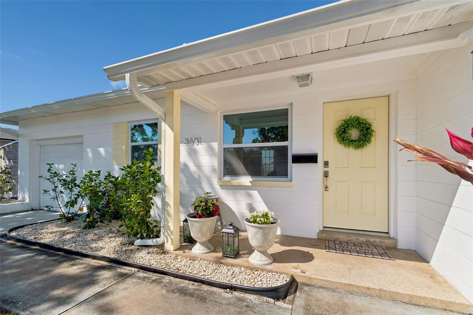 Image 4 of 34 For 3601 Yardley Avenue N