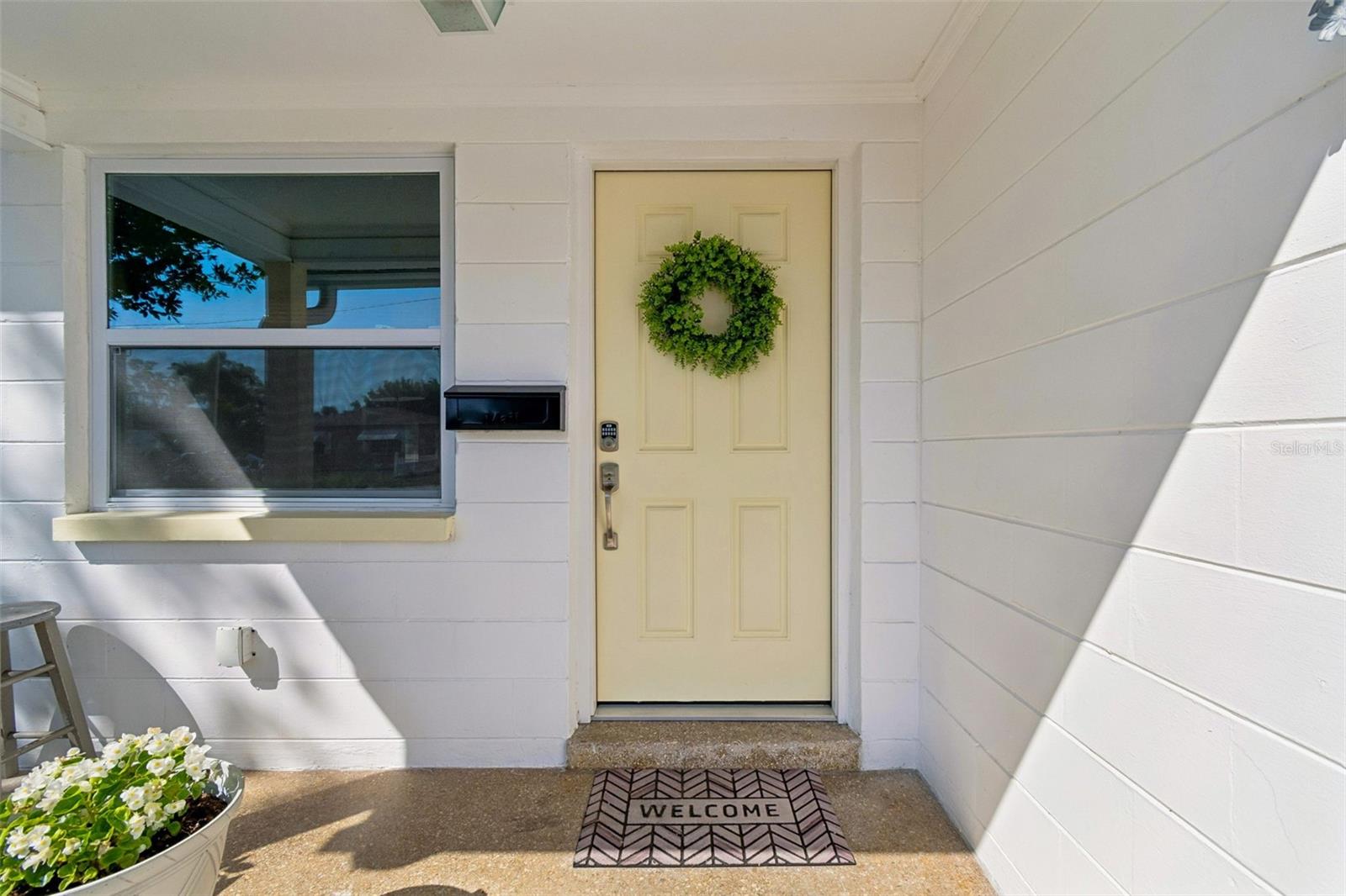 Image 5 of 34 For 3601 Yardley Avenue N