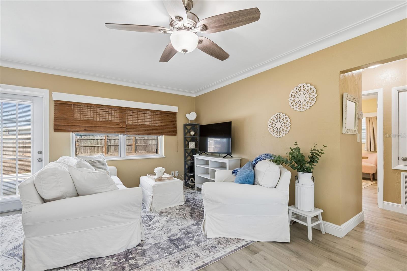 Image 8 of 34 For 3601 Yardley Avenue N