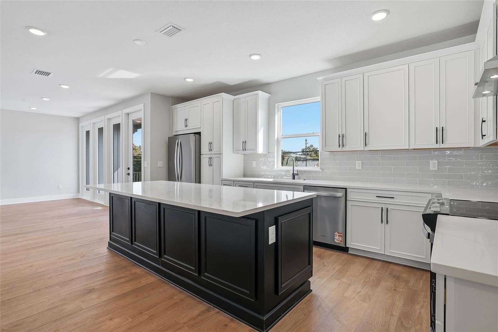 Image 15 of 50 For 3003 1st Avenue N