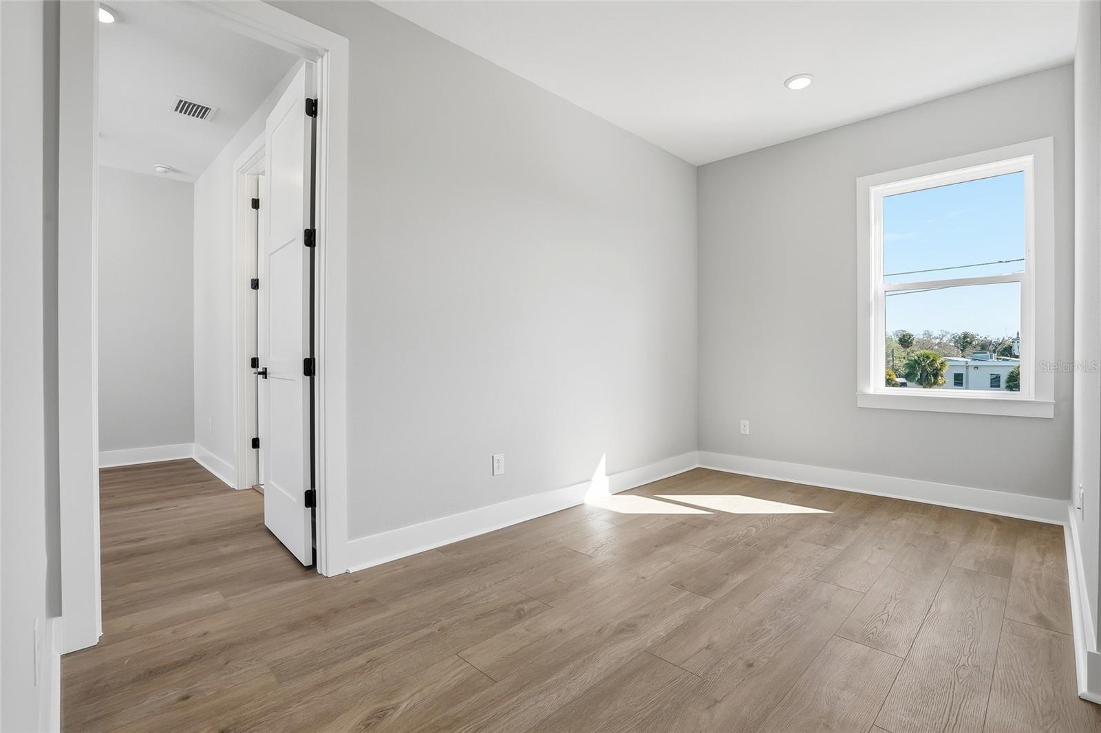 Image 27 of 50 For 3003 1st Avenue N