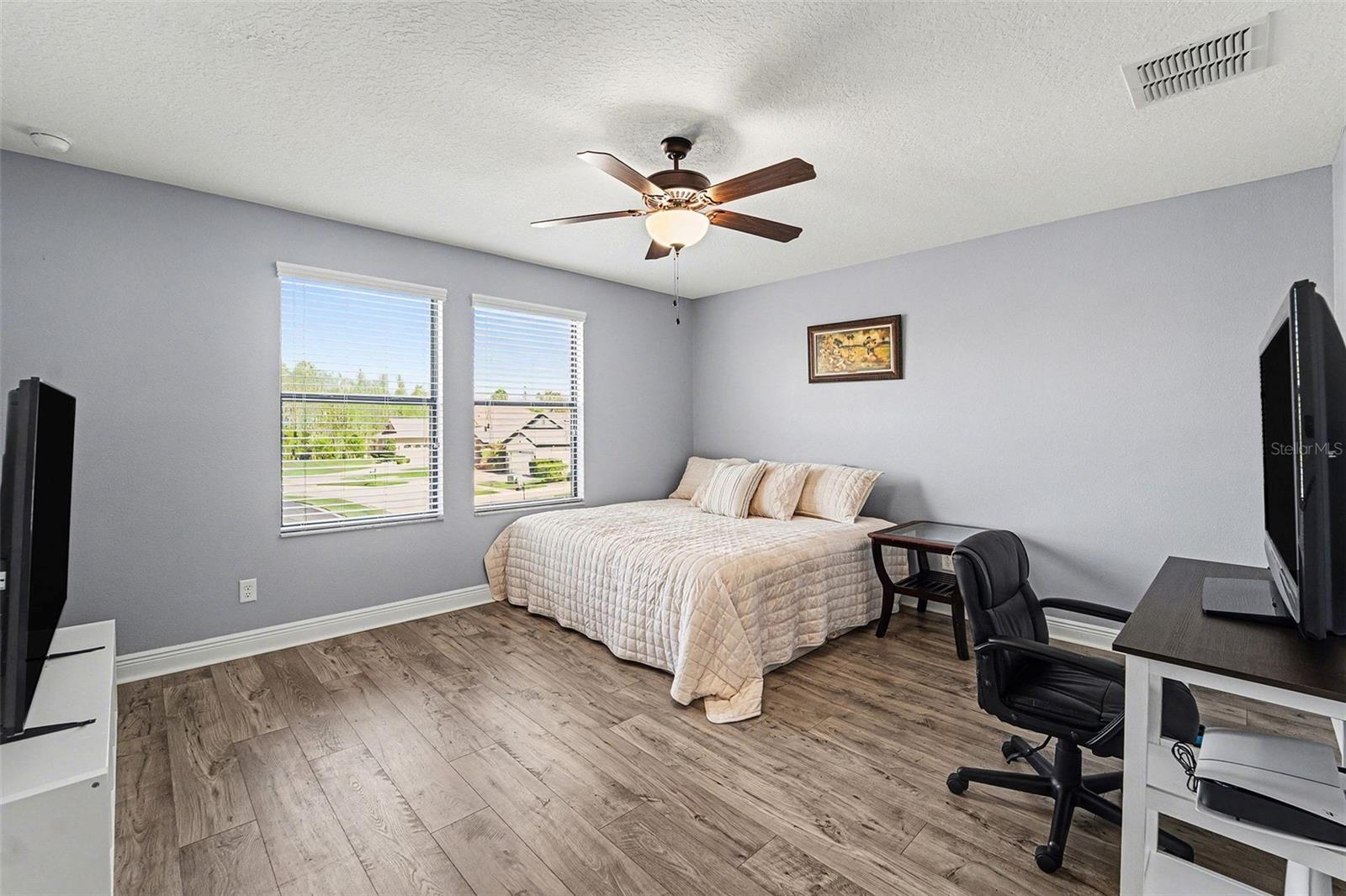 Image 14 of 35 For 21827 Southern Charm Drive