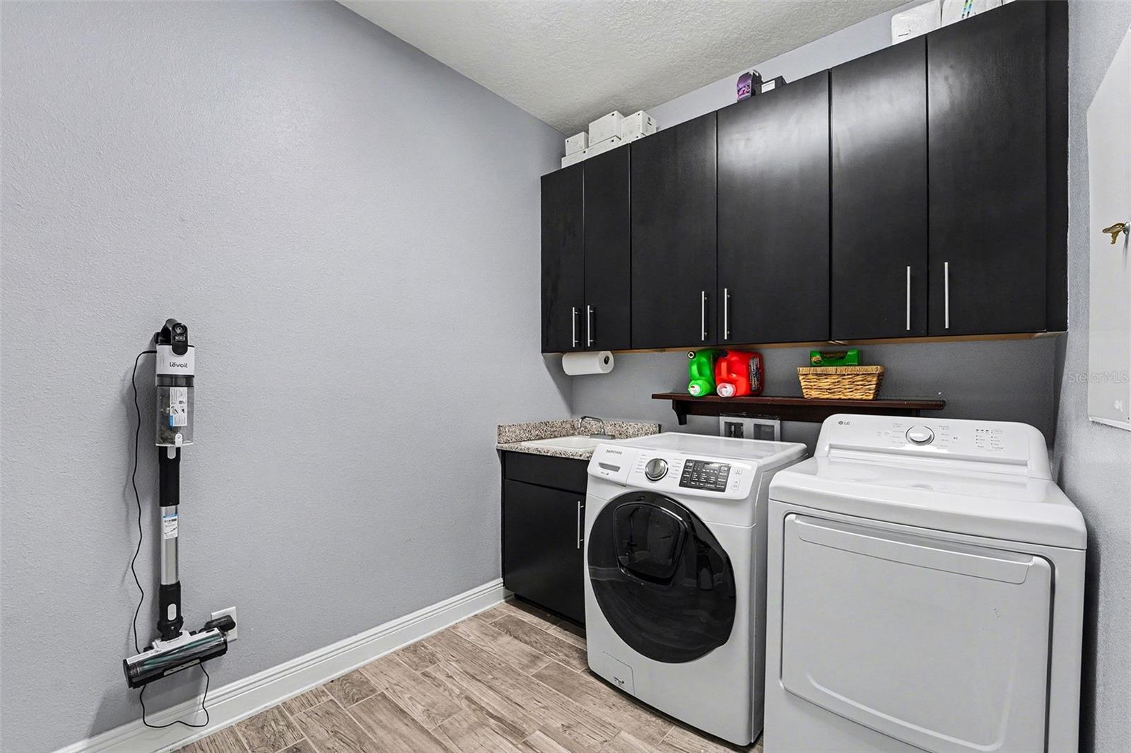 Image 21 of 35 For 21827 Southern Charm Drive