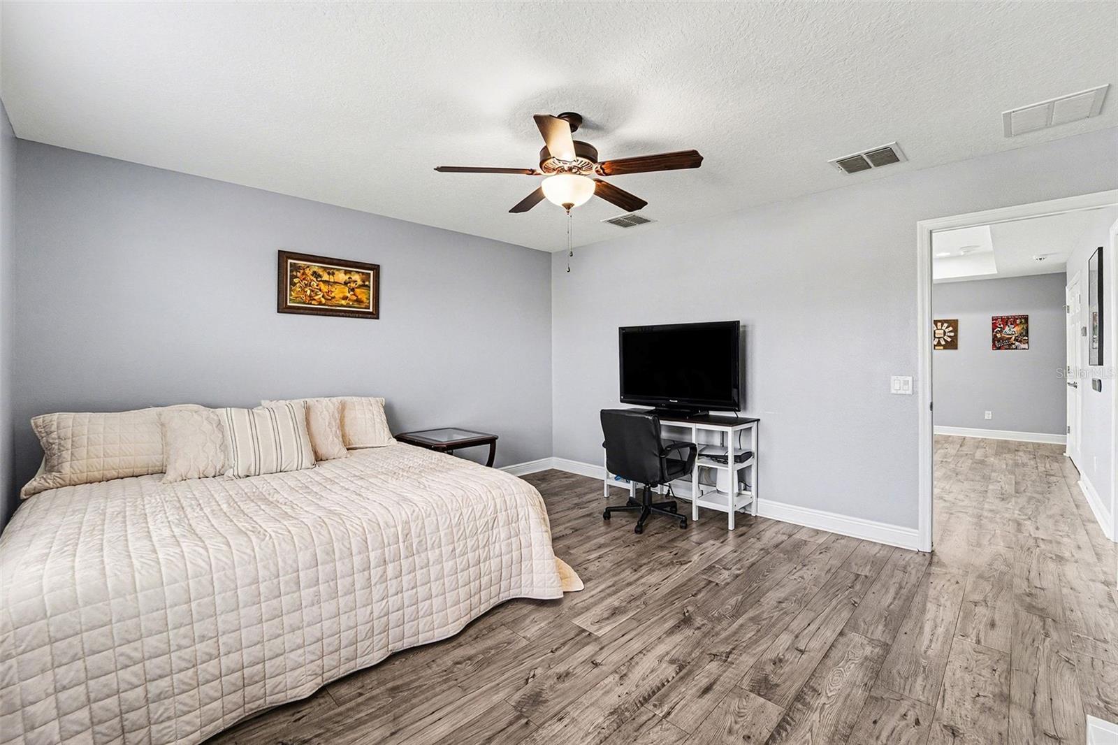 Image 25 of 35 For 21827 Southern Charm Drive