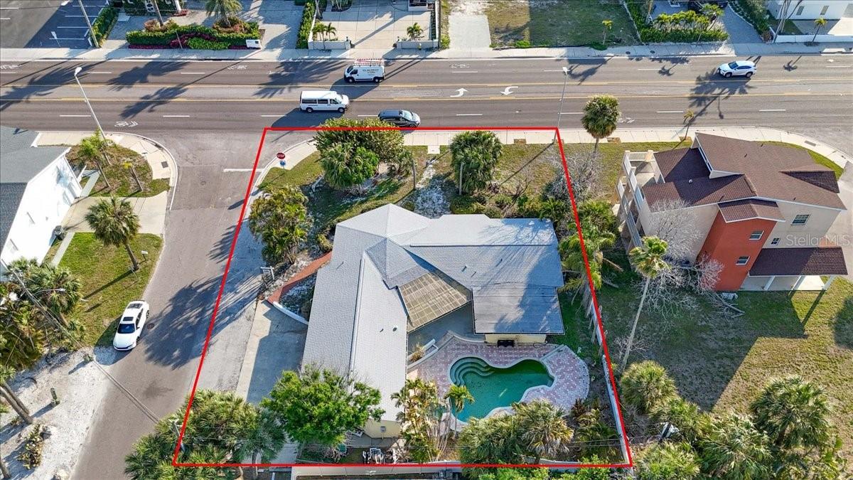 Image 11 of 66 For 16007 Gulf Boulevard