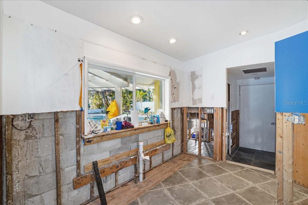 Image 27 of 66 For 16007 Gulf Boulevard