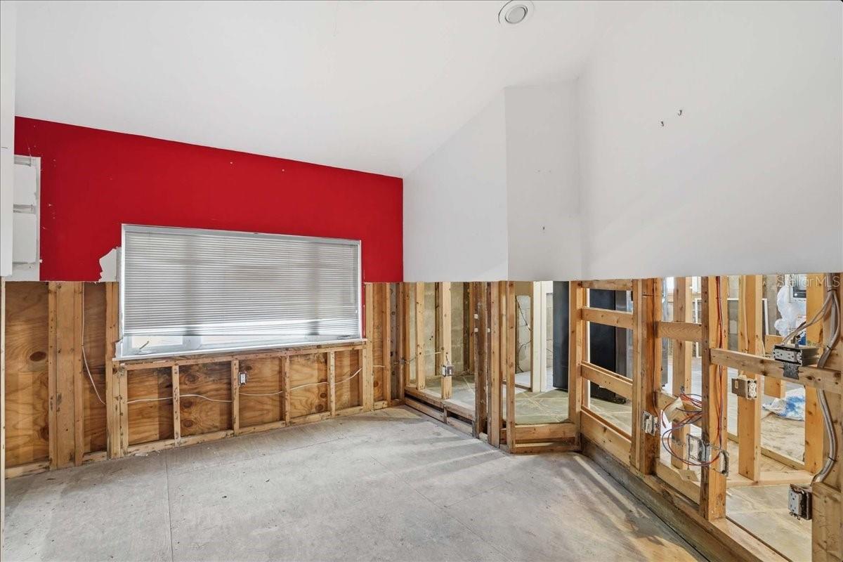 Image 30 of 66 For 16007 Gulf Boulevard