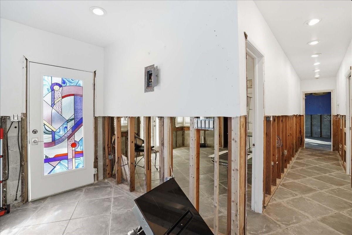 Image 35 of 66 For 16007 Gulf Boulevard