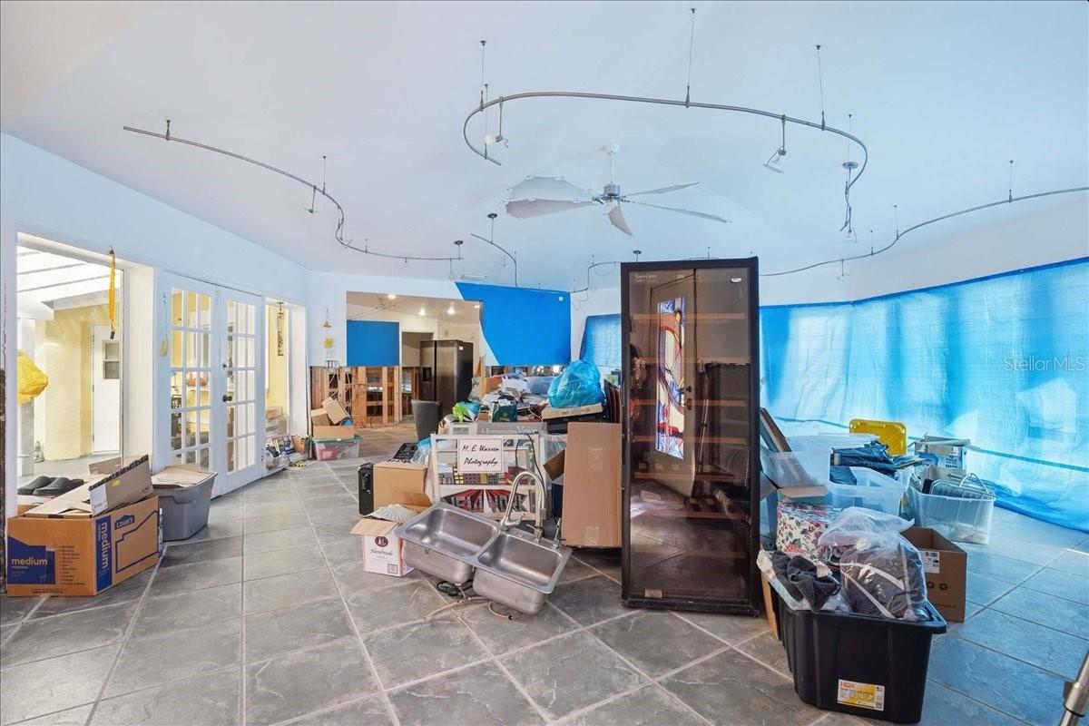 Image 37 of 66 For 16007 Gulf Boulevard